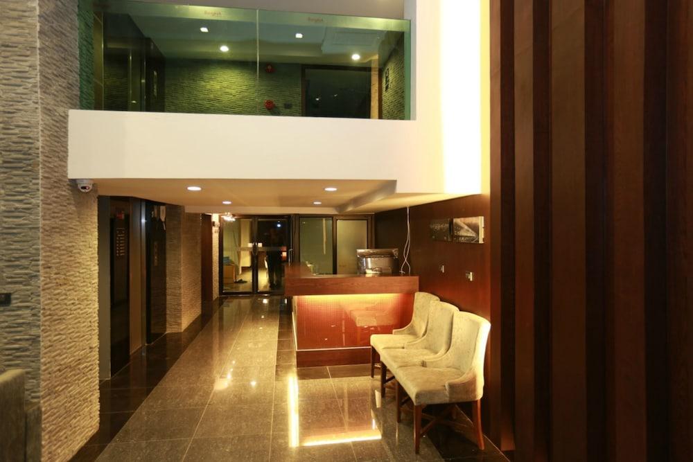 Collection O The Bangkok Airport Link Suite Екстер'єр фото