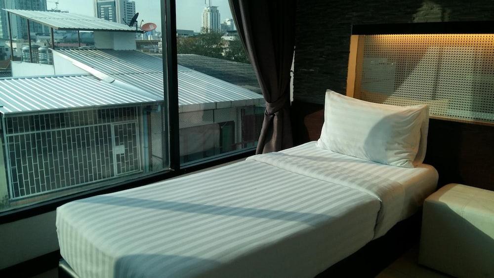 Collection O The Bangkok Airport Link Suite Екстер'єр фото