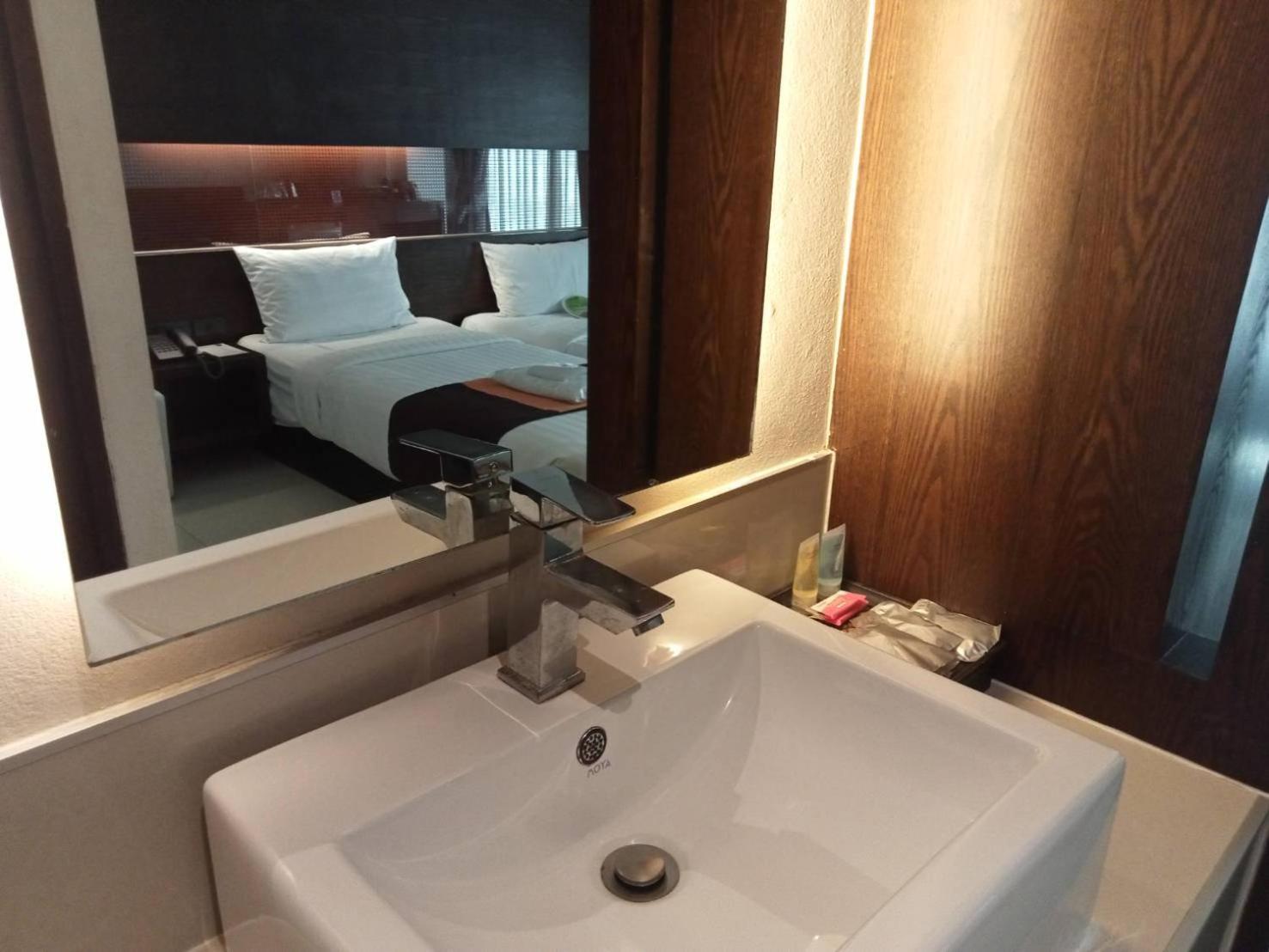 Collection O The Bangkok Airport Link Suite Екстер'єр фото