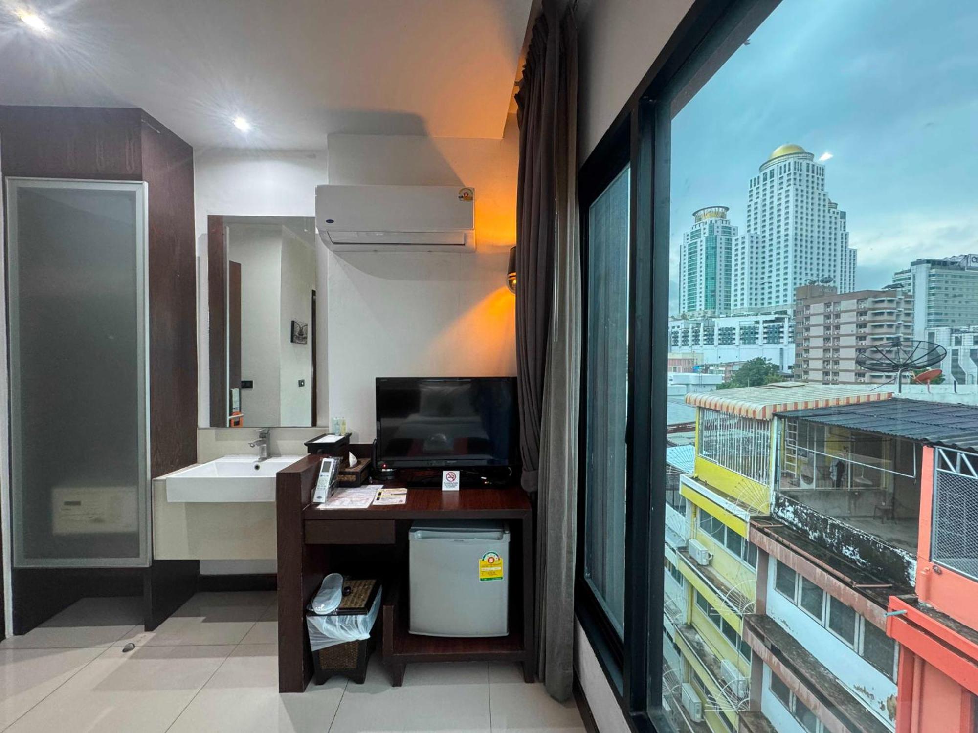Collection O The Bangkok Airport Link Suite Екстер'єр фото